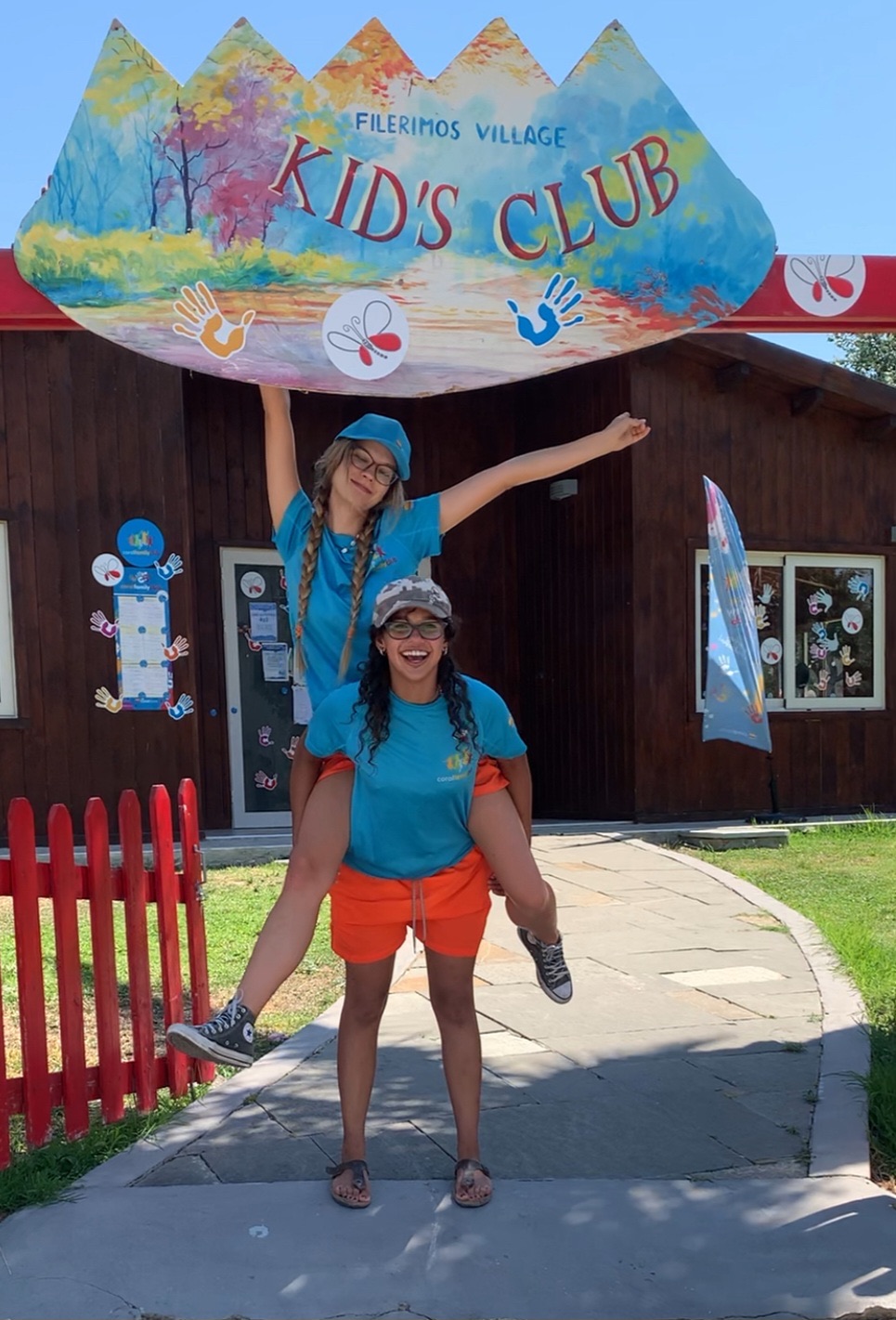 Animatorki Coral Family Club — hotel Filerimos