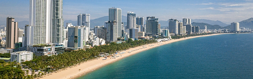 Panorama nadmorskiego miasta Nha Trang